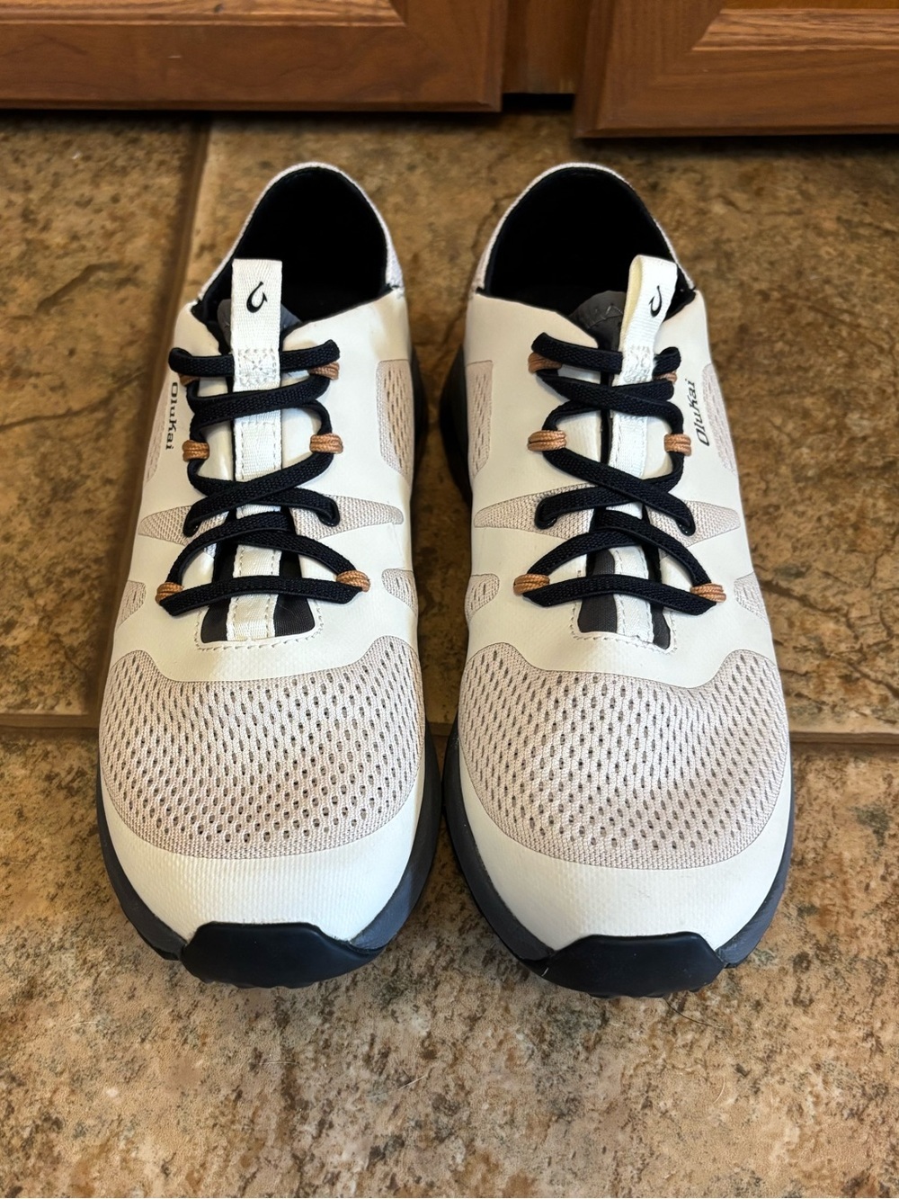 OluKai Huia womens Slip-On Athletic Shoes sz 8 - Picture 2 of 7